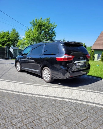 Toyota Sienna cena 129000 przebieg: 151580, rok produkcji 2015 z Wadowice małe 232